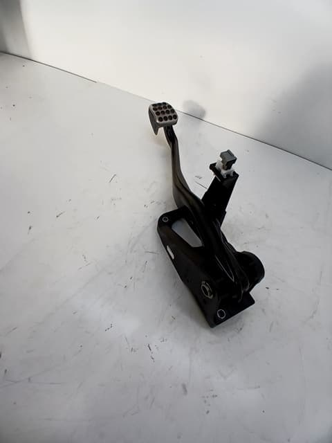 Pedal freno MERCEDES-BENZ CLASE CLA (W117)