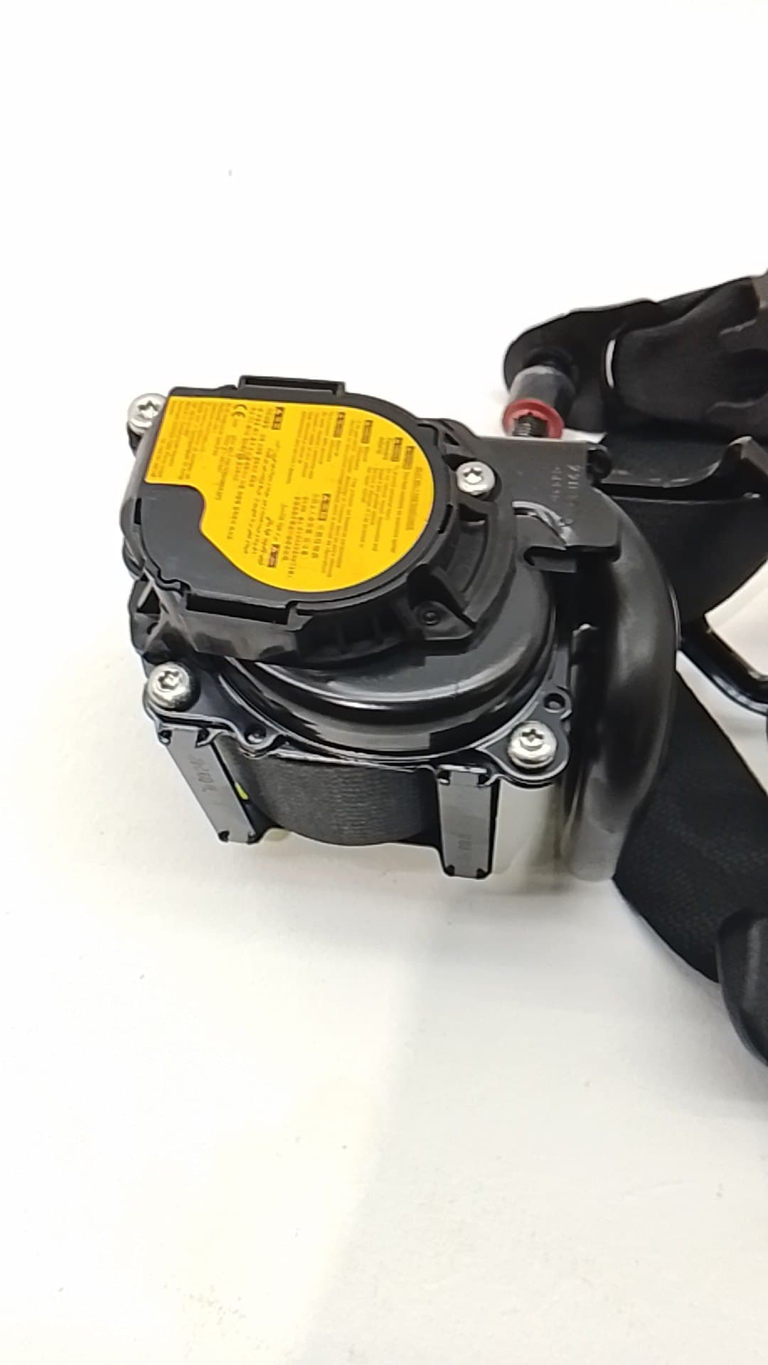 Cinturon seguridad delantero izquierdo KIA XCEED 3