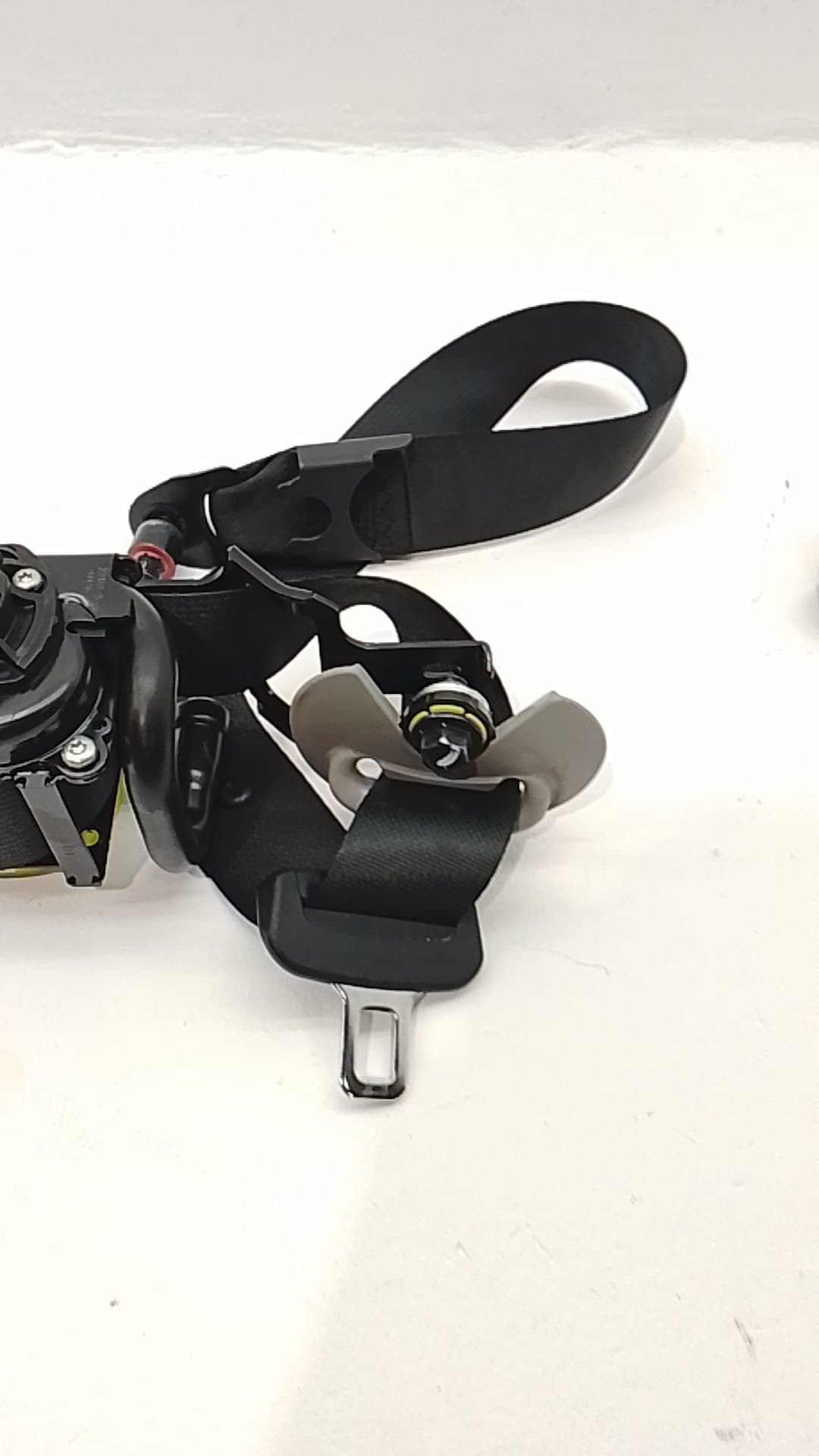Cinturon seguridad delantero izquierdo KIA XCEED 2