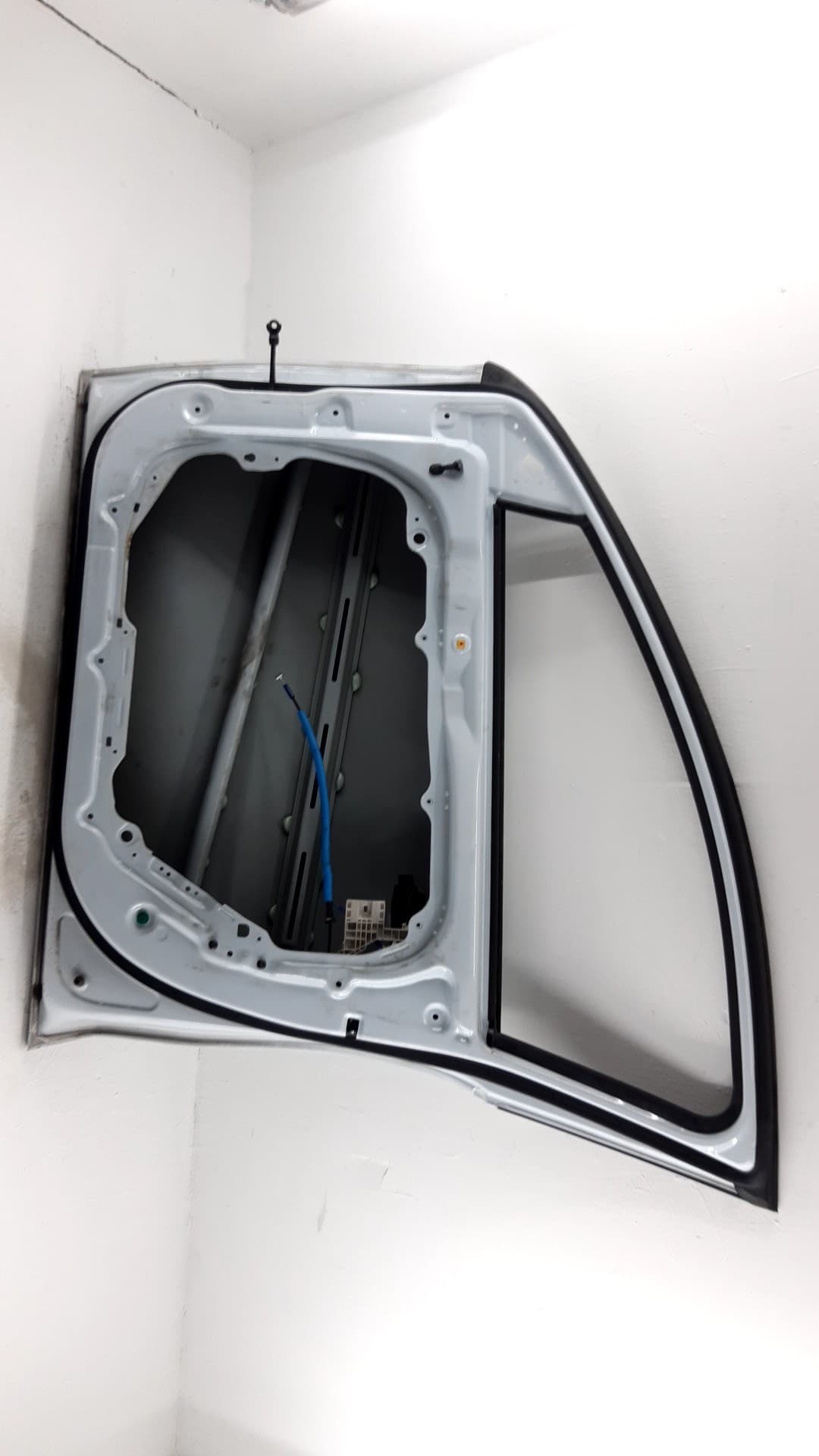 Puerta delantera derecha KIA XCEED 3