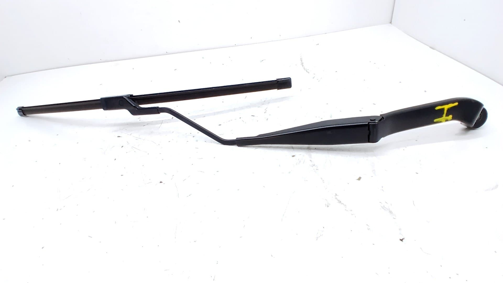Brazo limpia delantero izquierdo FORD KUGA (CBV)