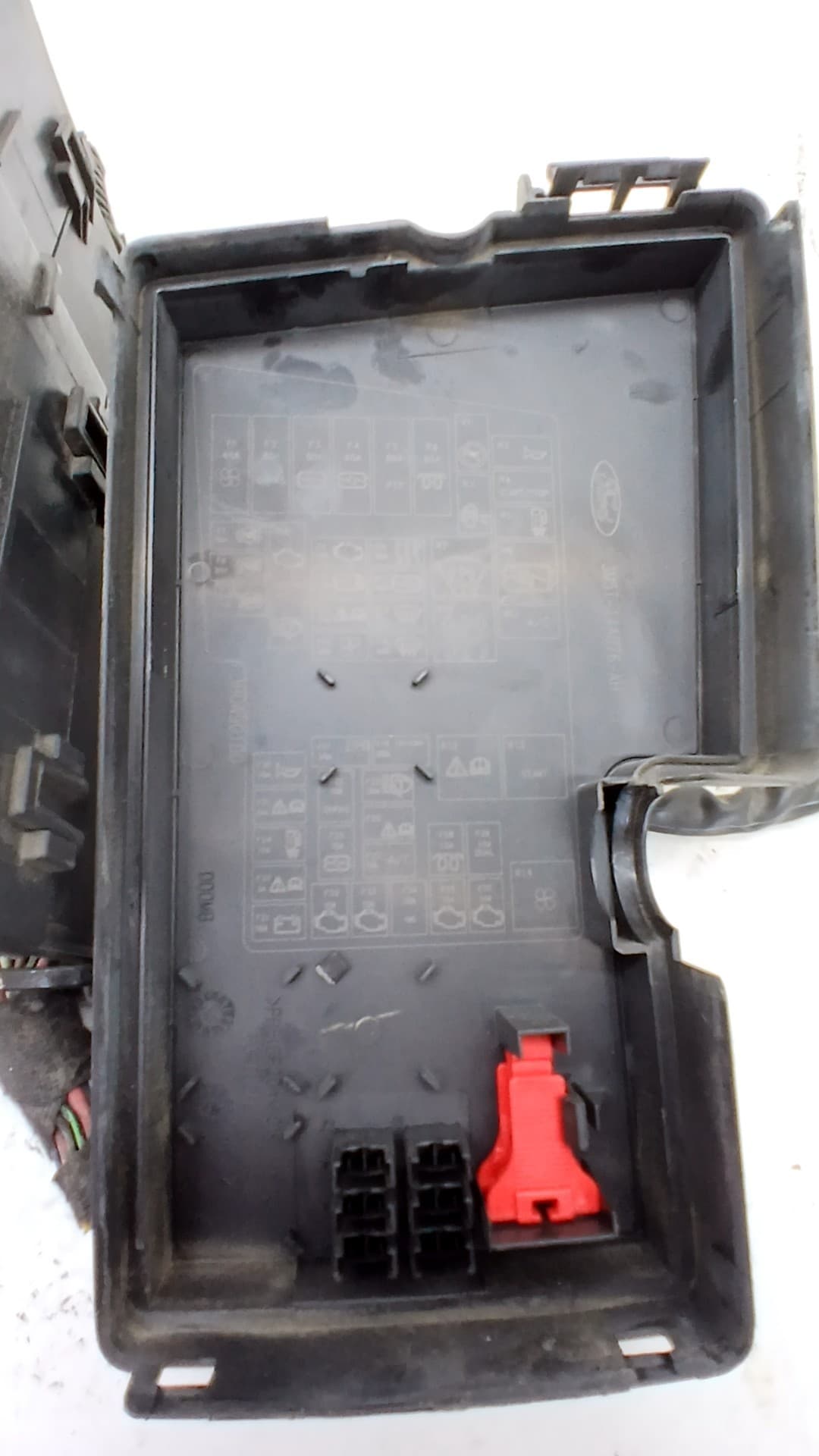 Caja reles / fusibles FORD KUGA (CBV)