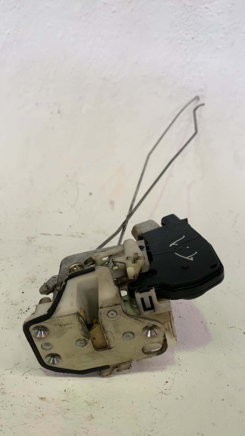 Cerradura puerta trasera izquierda HONDA JAZZ (GK) 3