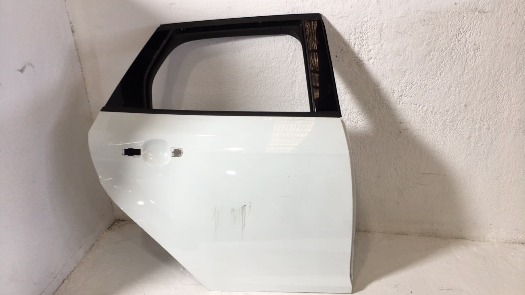 Puerta trasera derecha FORD FOCUS
