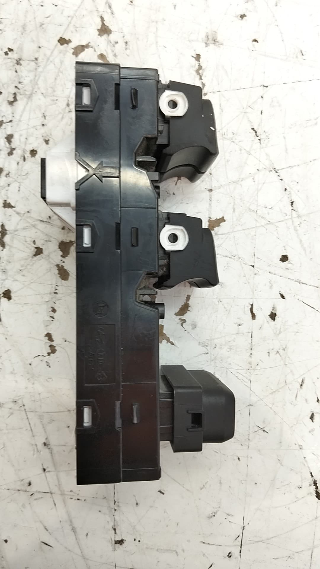 Mando elevalunas delantero izquierdo KIA STONIC 4