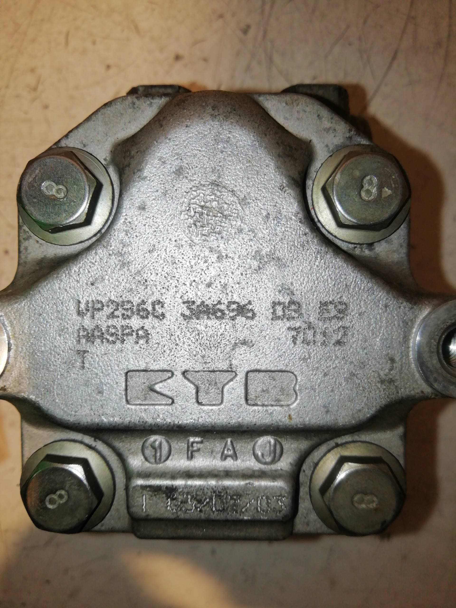 Bomba direccion FORD FUSION (CBK)