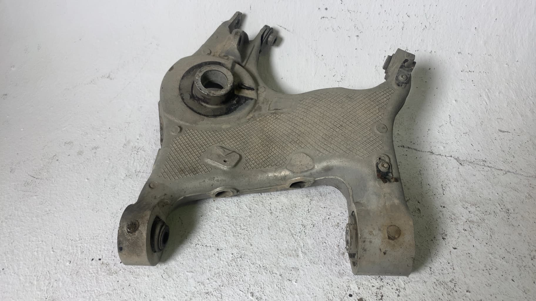 Brazo suspension inferior trasero izquierdo JAGUAR F-PACE
