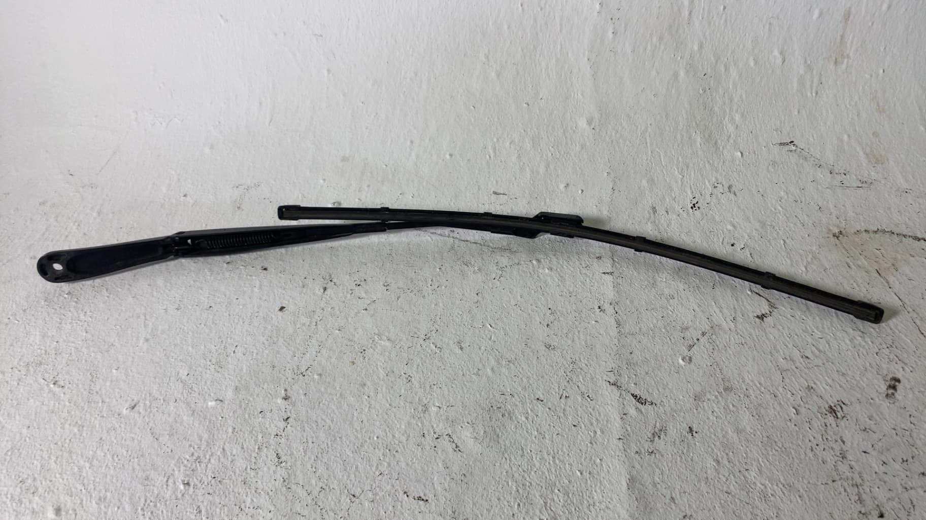 Brazo limpia delantero izquierdo JAGUAR F-PACE 2