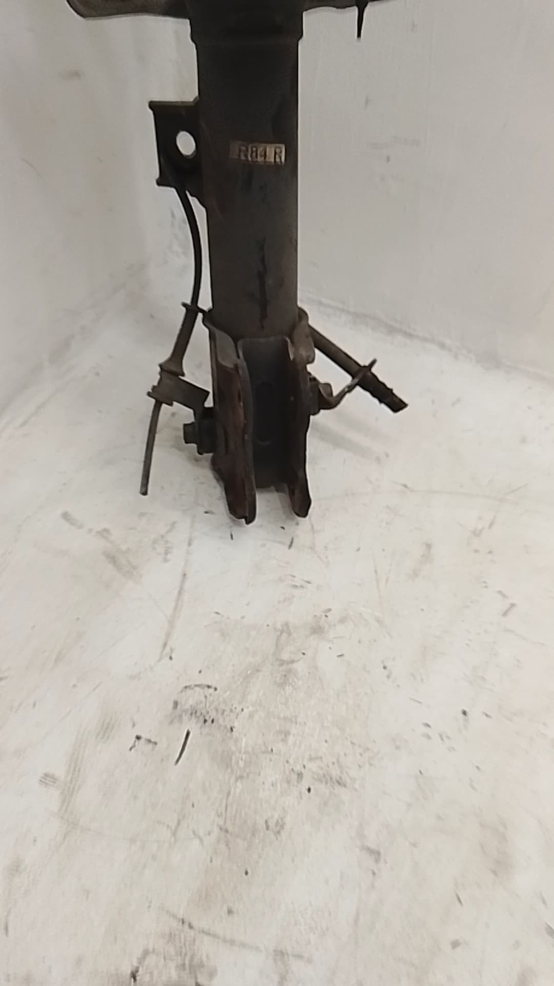 Amortiguador delantero izquierdo KIA CARENS 3