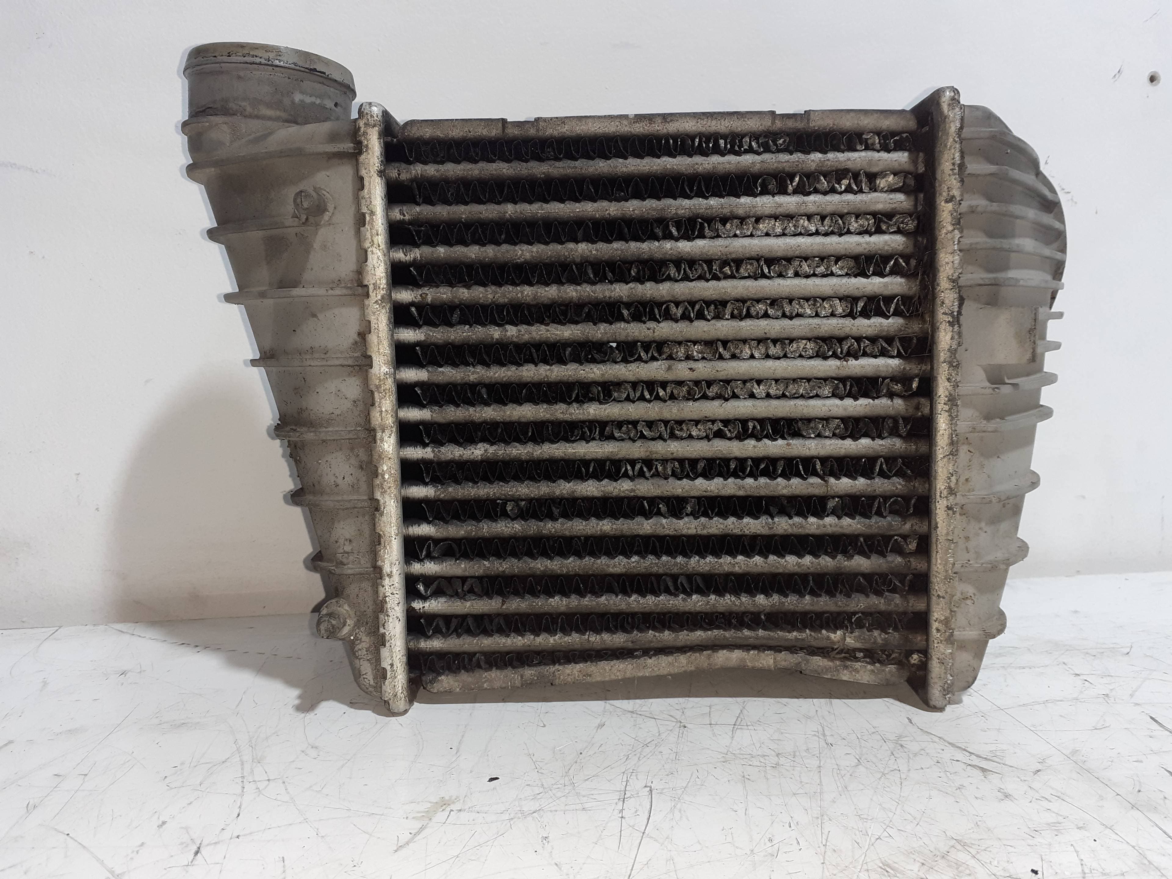 Intercooler VOLKSWAGEN GOLF IV BERLINA (1J1)