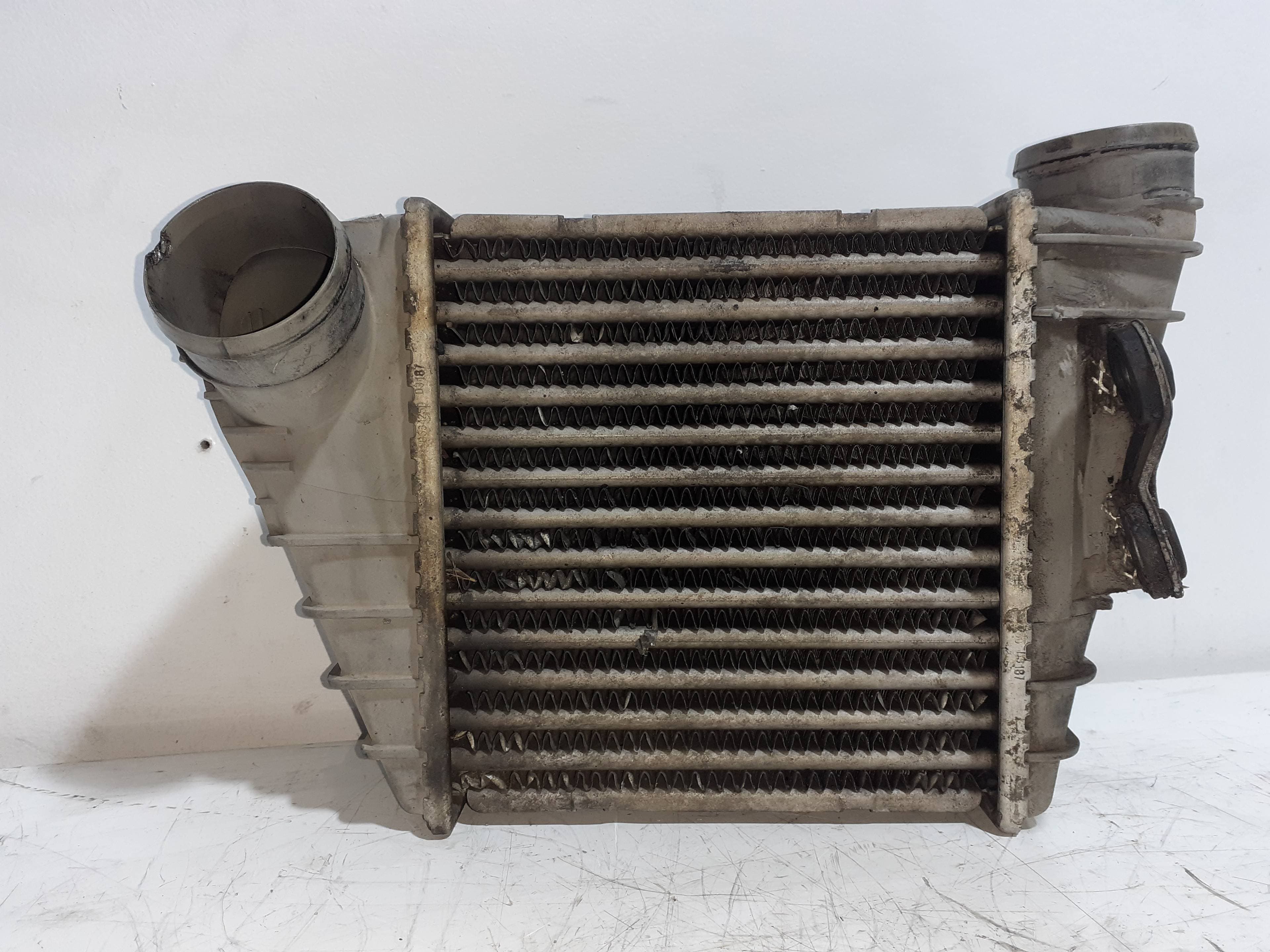 Intercooler VOLKSWAGEN GOLF IV BERLINA (1J1) 4