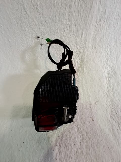 Cerradura puerta trasera derecha LEXUS CT (ZWA10_) 3
