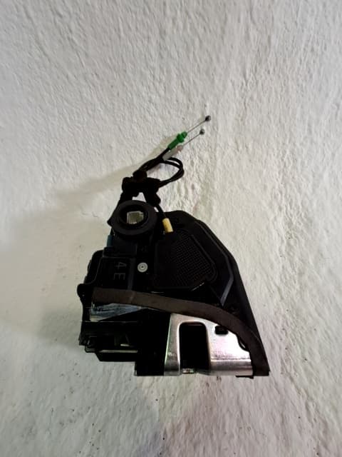 Cerradura puerta trasera derecha LEXUS CT (ZWA10_)