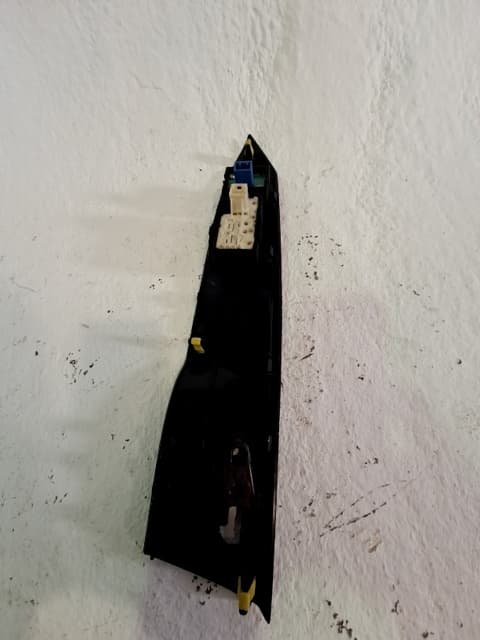 Mando elevalunas delantero derecho LEXUS CT (ZWA10_)