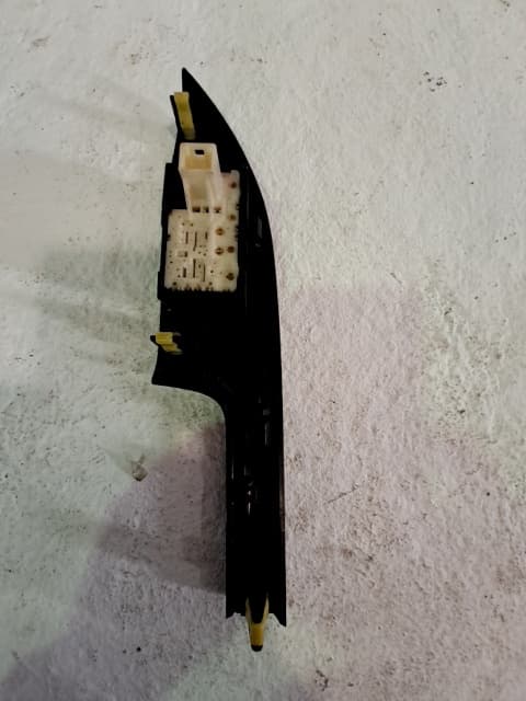 Mando elevalunas trasero derecho LEXUS CT (ZWA10_)