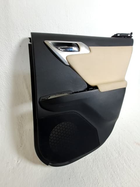 Guarnecido puerta trasera derecha LEXUS CT (ZWA10_)