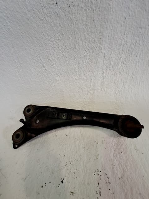Brazo suspension inferior trasero derecho LEXUS CT (ZWA10_) 3