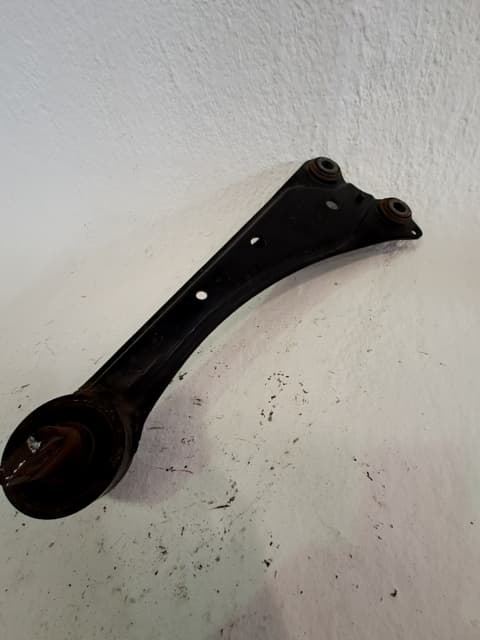 Brazo suspension inferior trasero derecho LEXUS CT (ZWA10_)