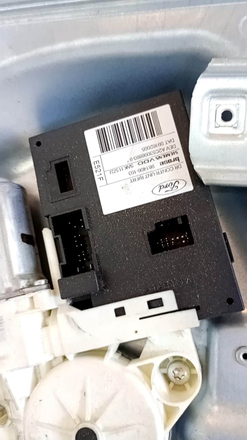Elevalunas delantero derecho FORD FOCUS BERLINA (CAP) 2