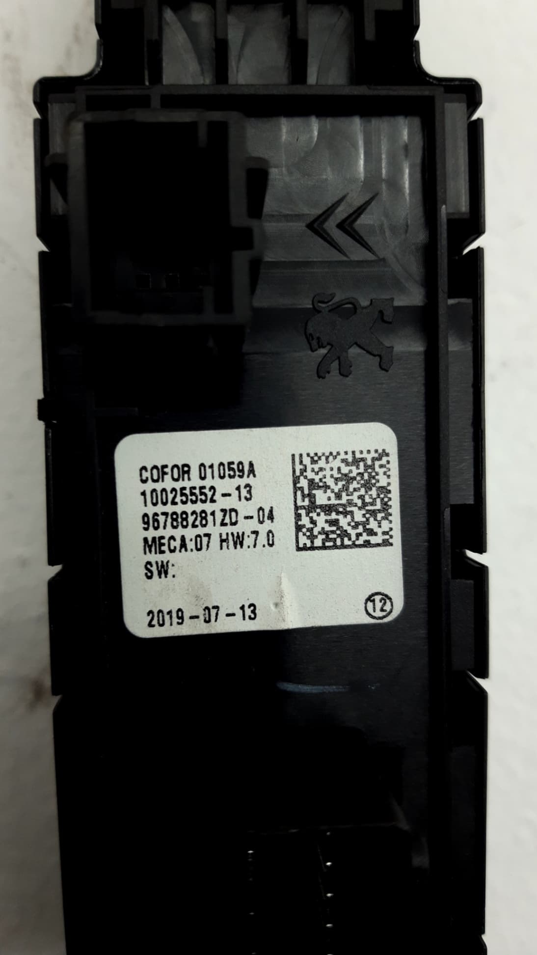 Mando elevalunas delantero izquierdo OPEL CROSSLAND X 2