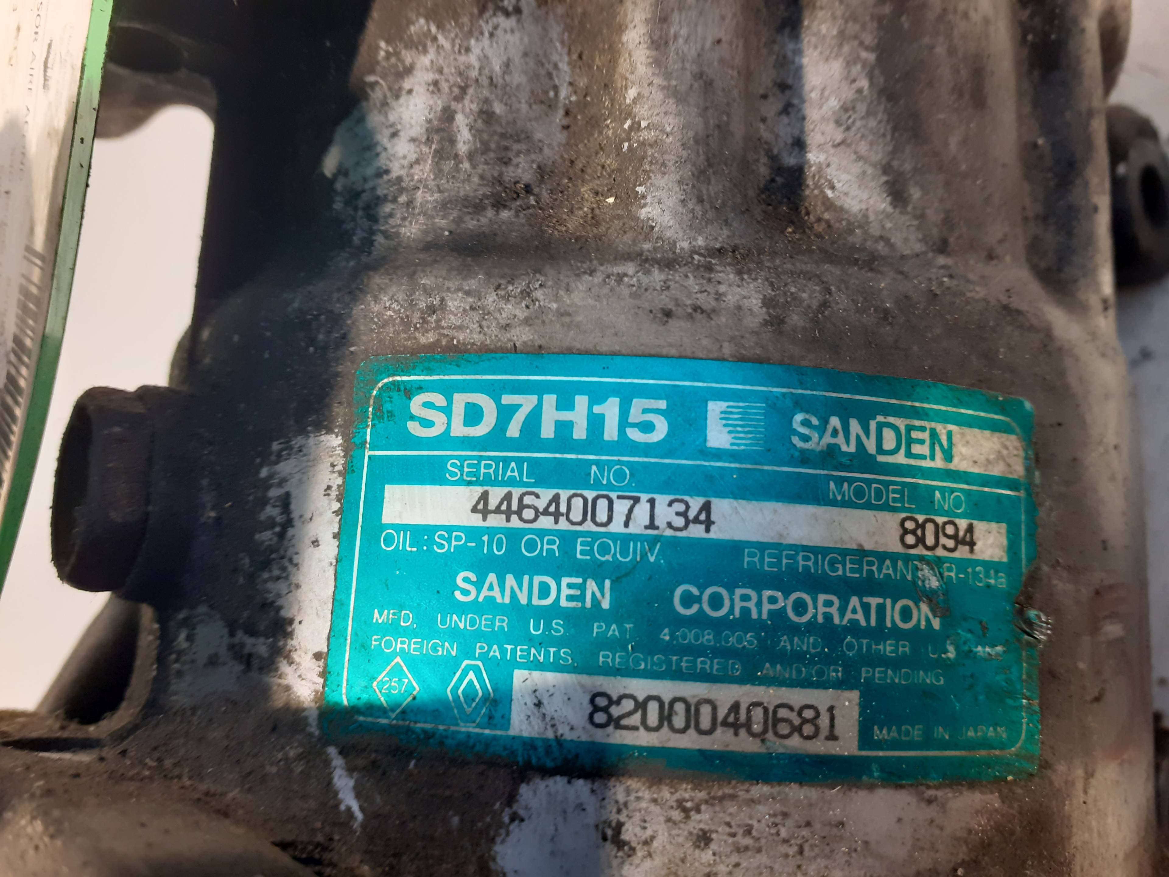 Recambio VOLVO S40 BERLINA ref. 8200040681 2