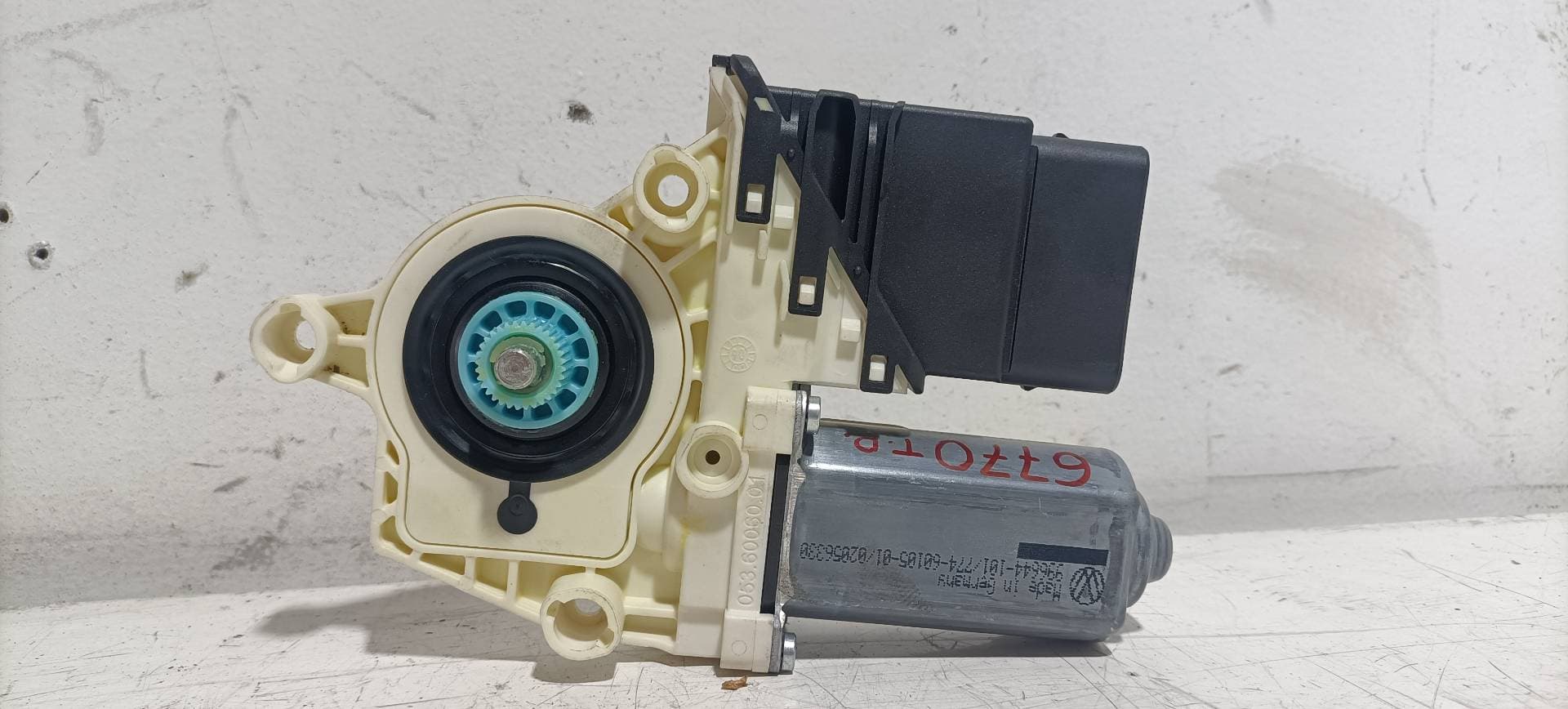 Motor elevalunas trasero derecho VOLKSWAGEN TOURAN (1T1) 2