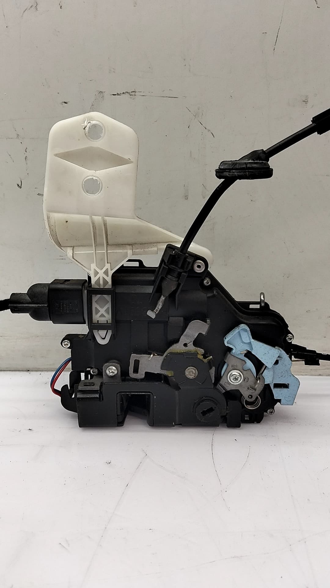 Cerradura puerta trasera derecha VOLKSWAGEN TOURAN (1T1, 1T2) 2