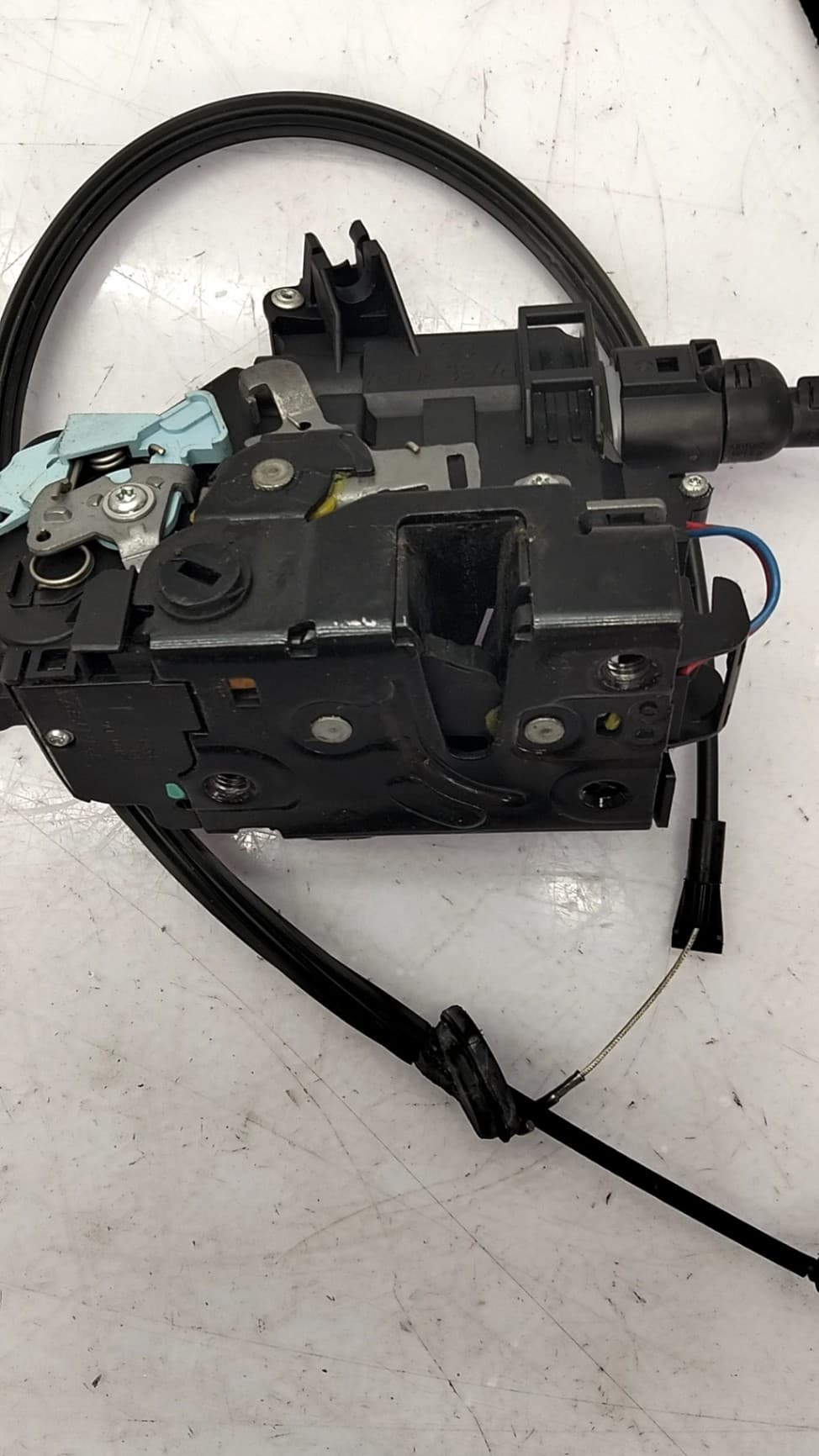 Cerradura puerta trasera izquierda VOLKSWAGEN TOURAN (1T1, 1T2) 2