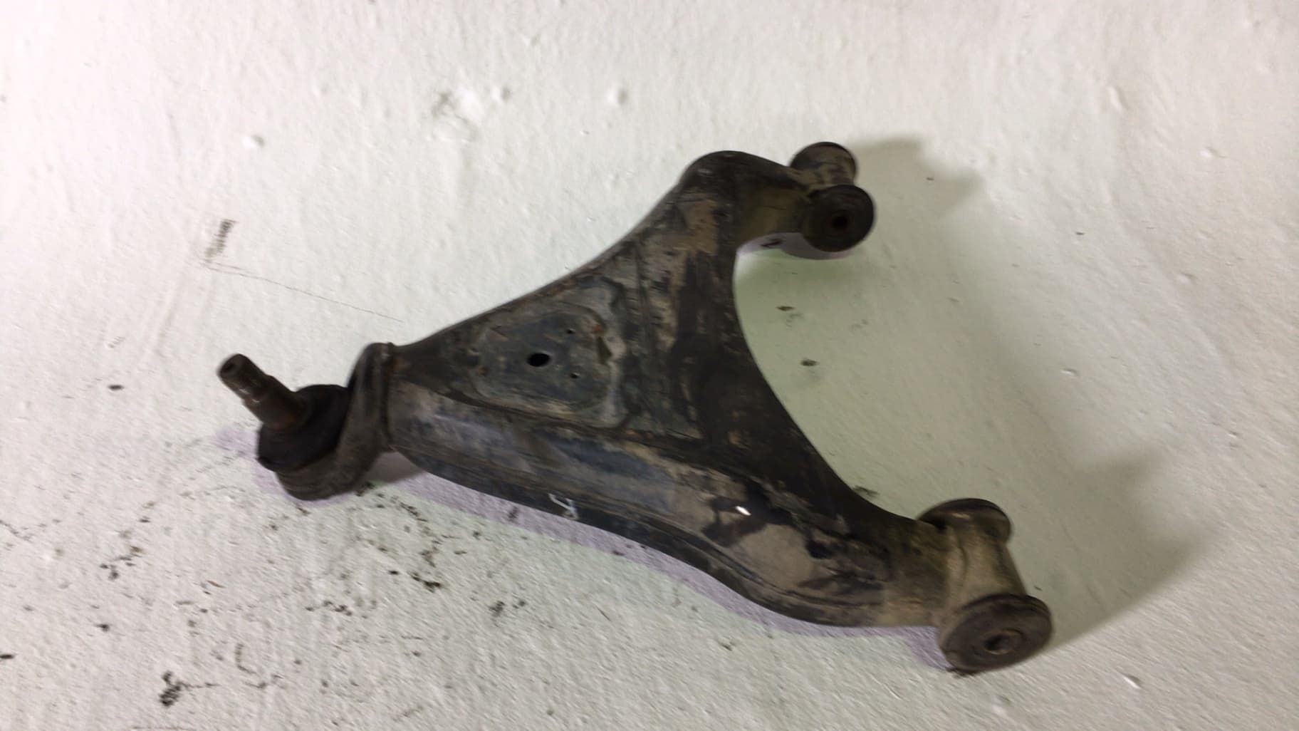 Brazo suspension inferior delantero derecho VOLKSWAGEN LT 28-46 II FURGONETA (2DA, 2DD, 2DH) 2
