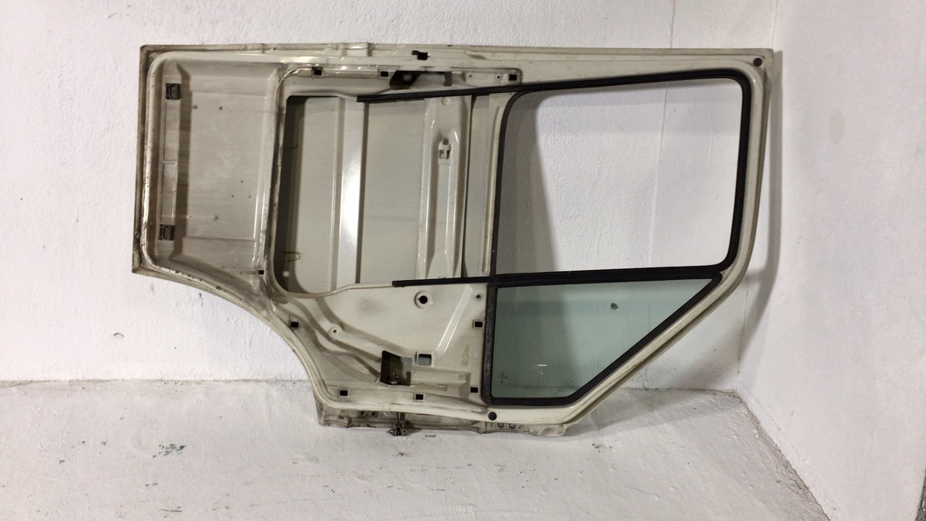 Puerta delantera izquierda VOLKSWAGEN LT 28-46 II FURGONETA (2DA, 2DD, 2DH) 3