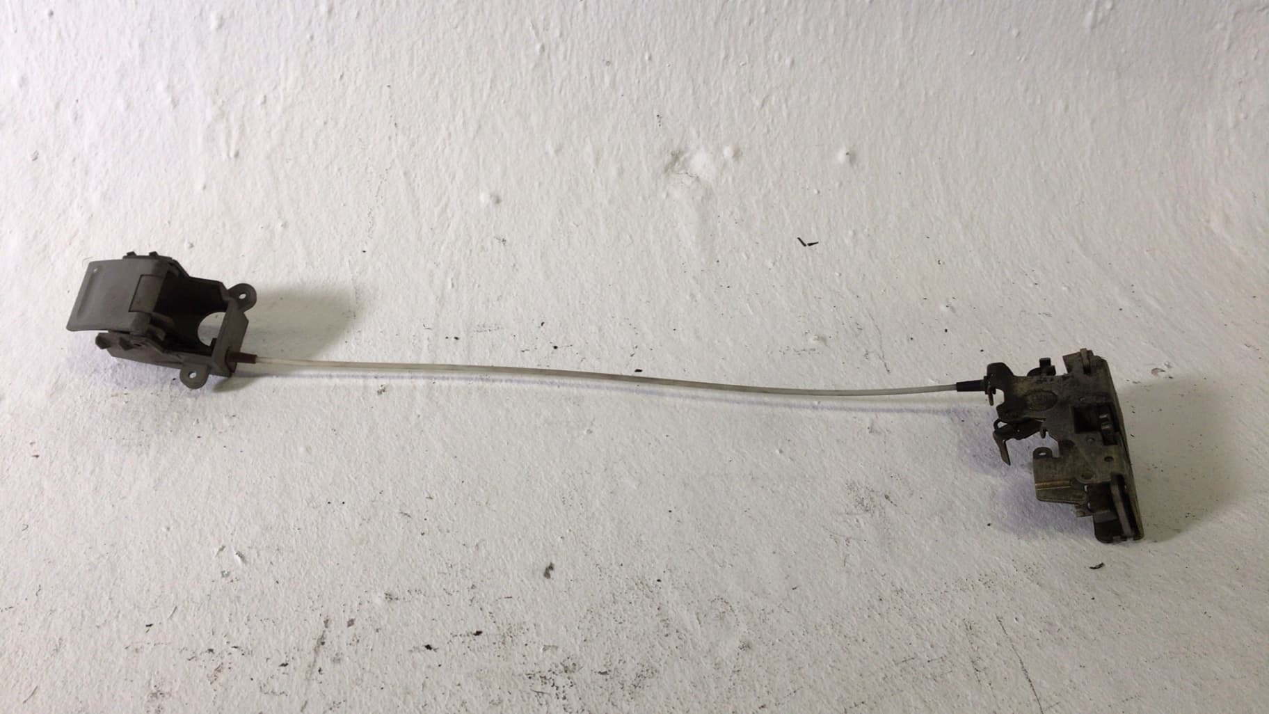 Cerradura puerta delantera derecha VOLKSWAGEN LT 28-46 II FURGONETA (2DA, 2DD, 2DH) 2