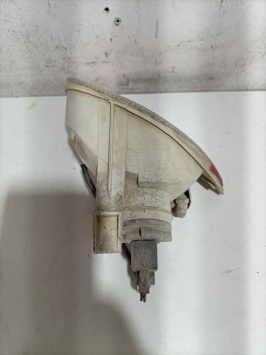 Piloto trasero derecho paragolpes FORD FOCUS BERLINA (CAK) 3