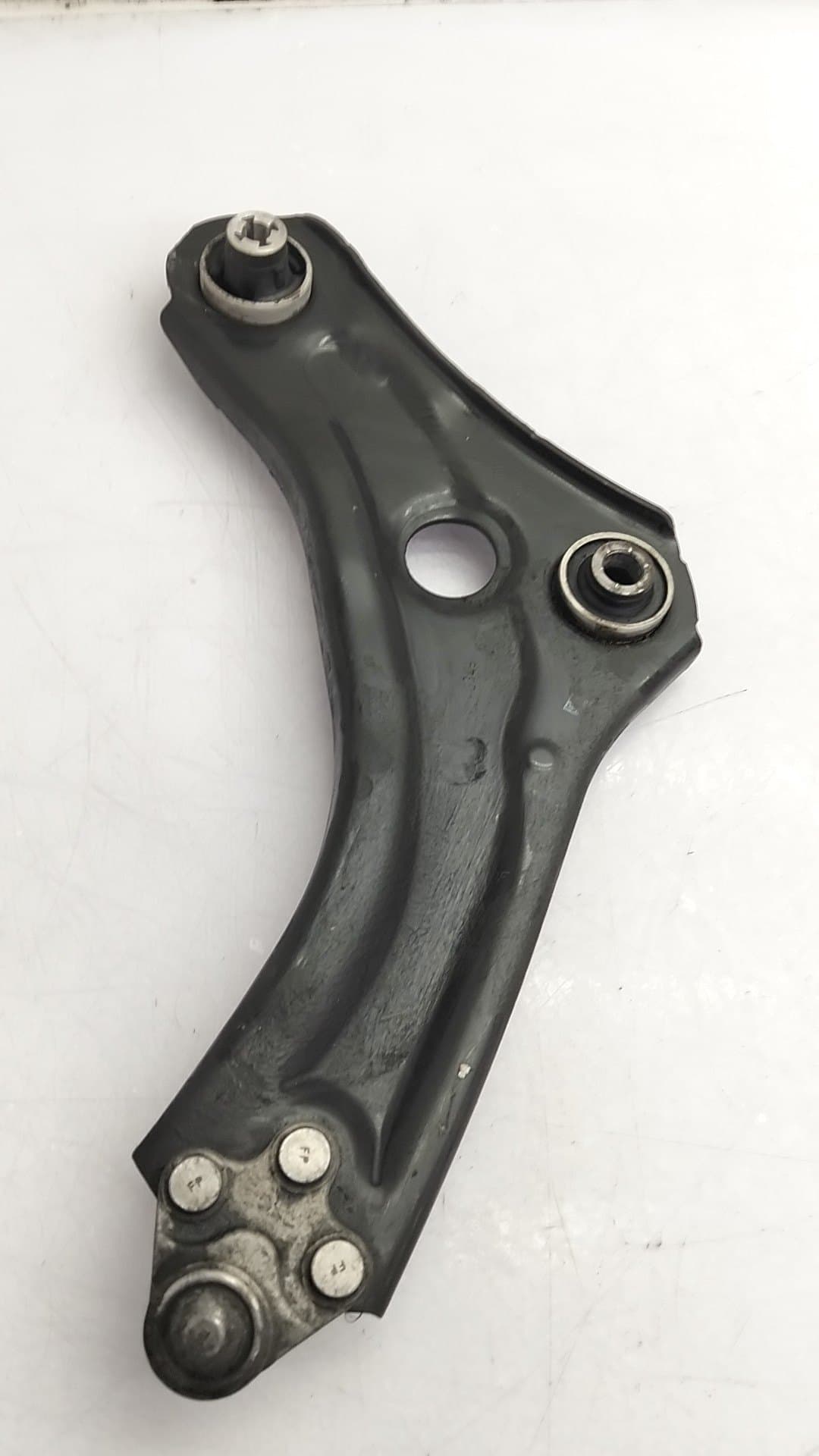 Brazo suspension inferior delantero izquierdo RENAULT KANGOO 2