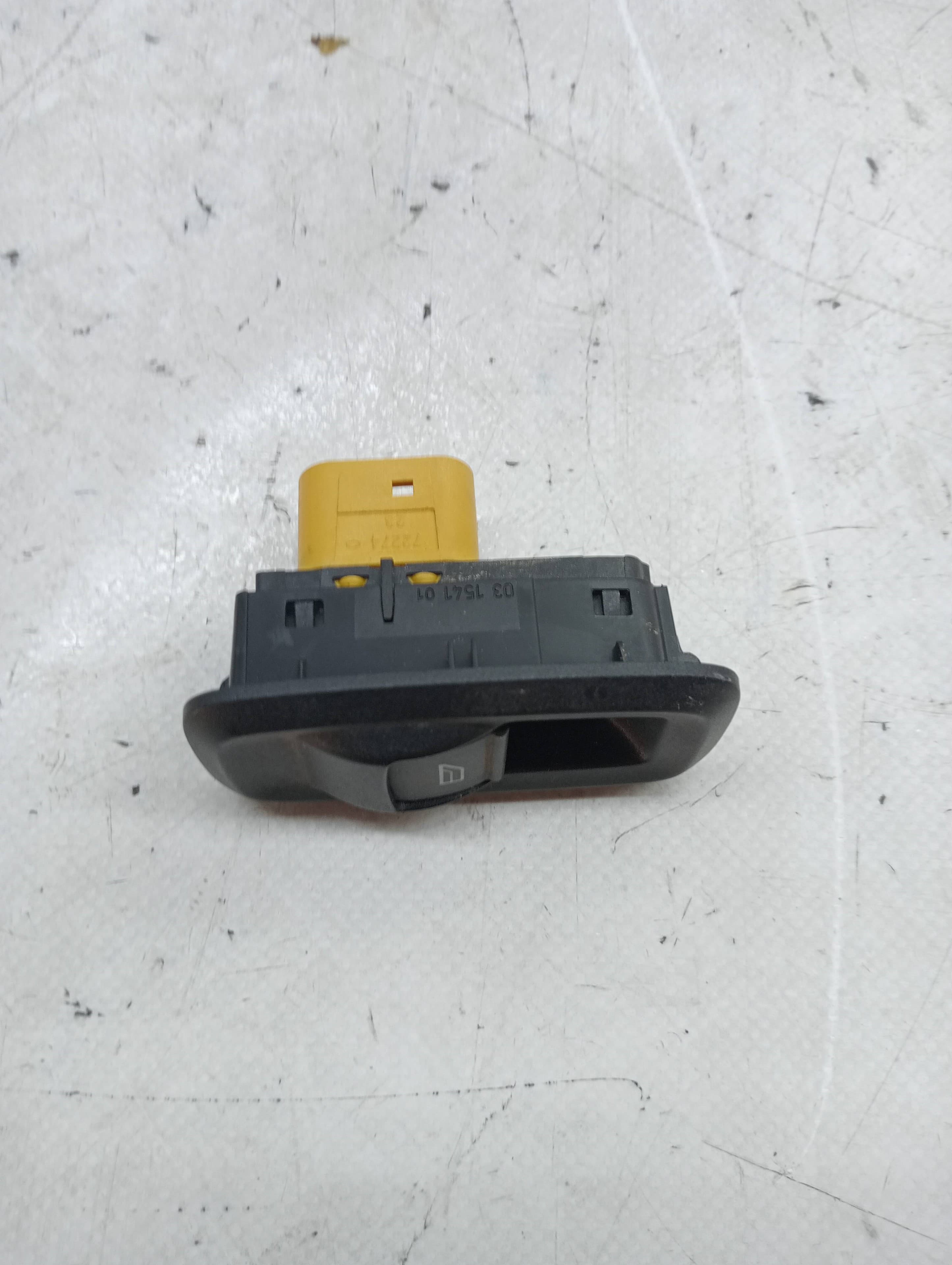 Mando elevalunas delantero derecho FORD FIESTA (CB1) 2