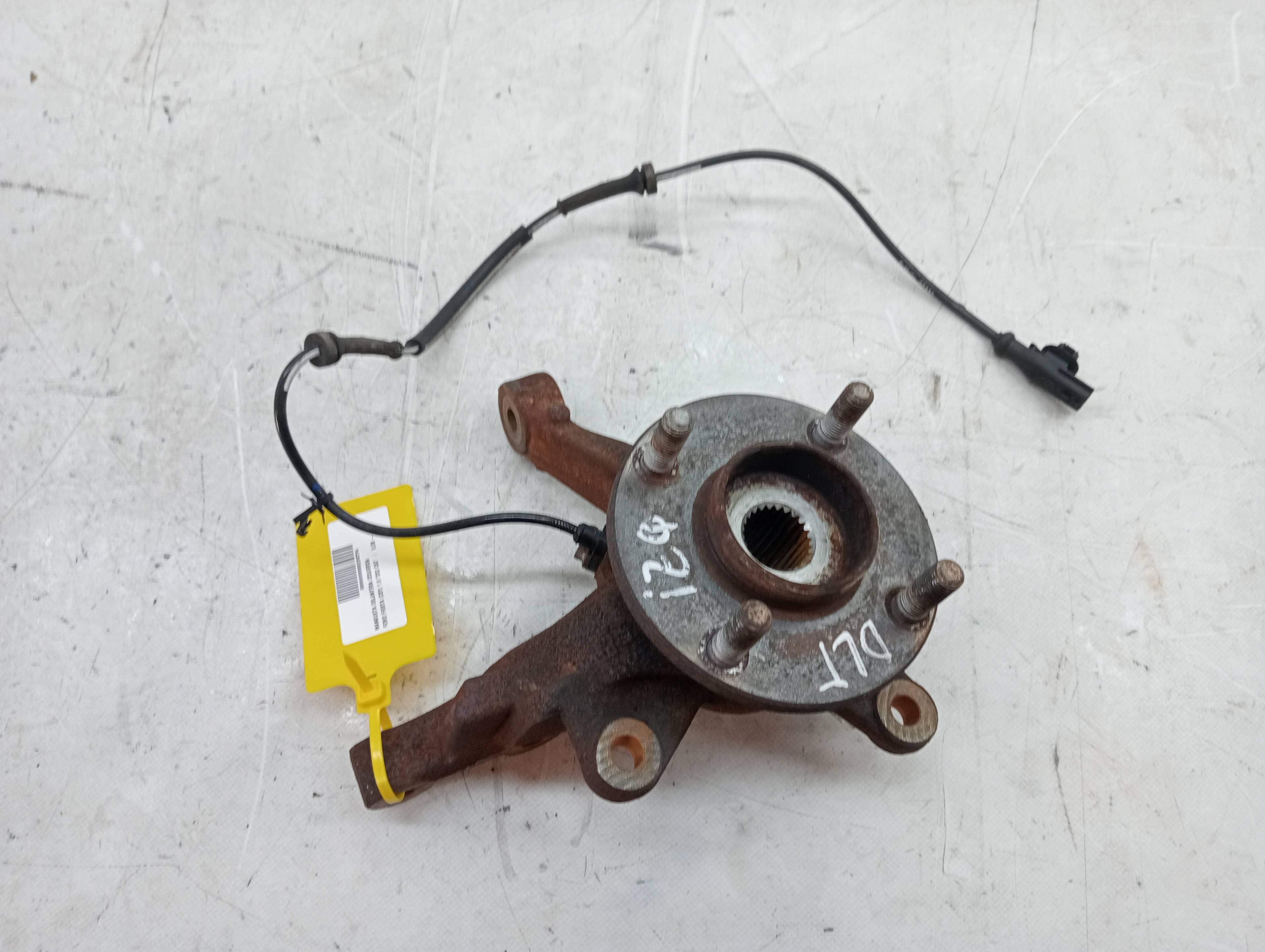 Mangueta delantera izquierda FORD FIESTA (CB1) 2