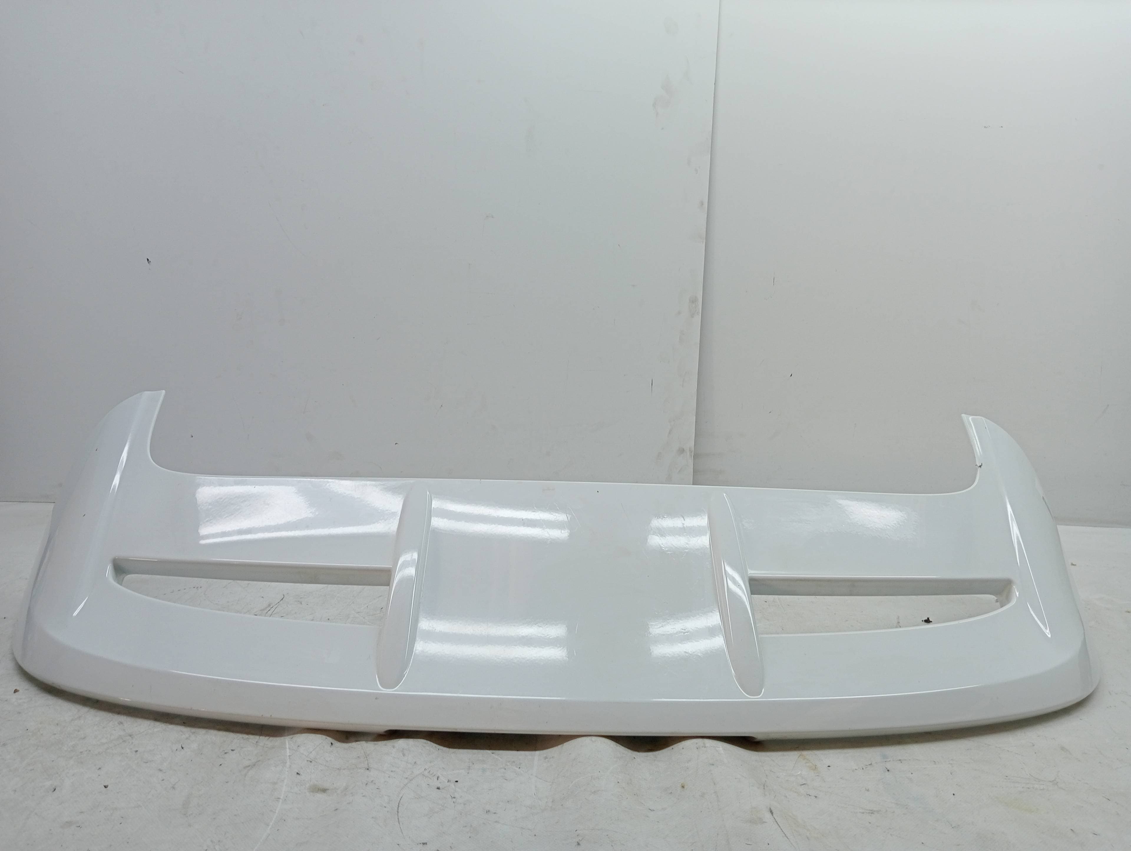 Aleron trasero FORD FIESTA (CB1)