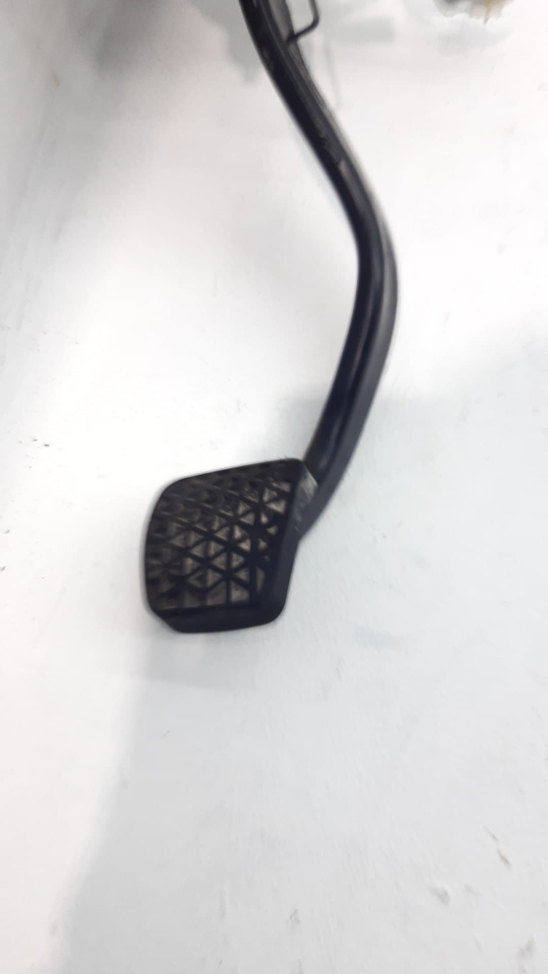 Pedal freno OPEL ASTRA H TWINTOP (A04) 3