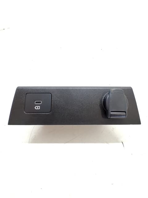 Recambio DACIA SANDERO ref. 682649197R