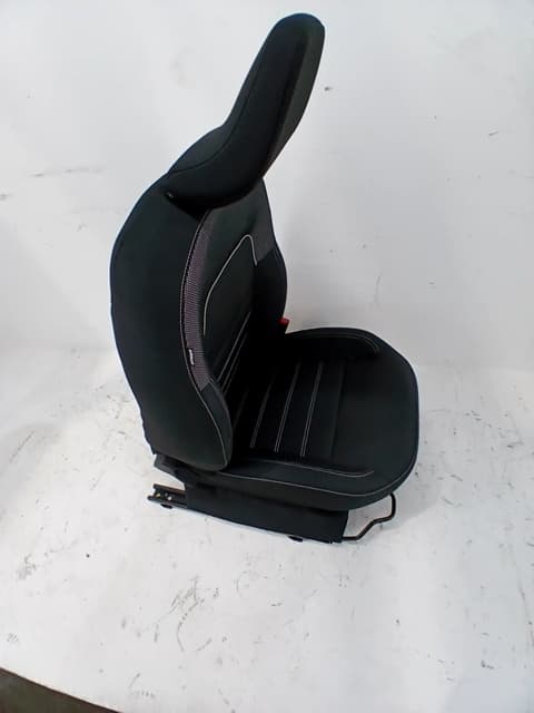 Asiento delantero derecho DACIA SANDERO 4
