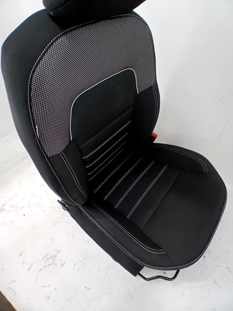 Asiento delantero derecho DACIA SANDERO 3