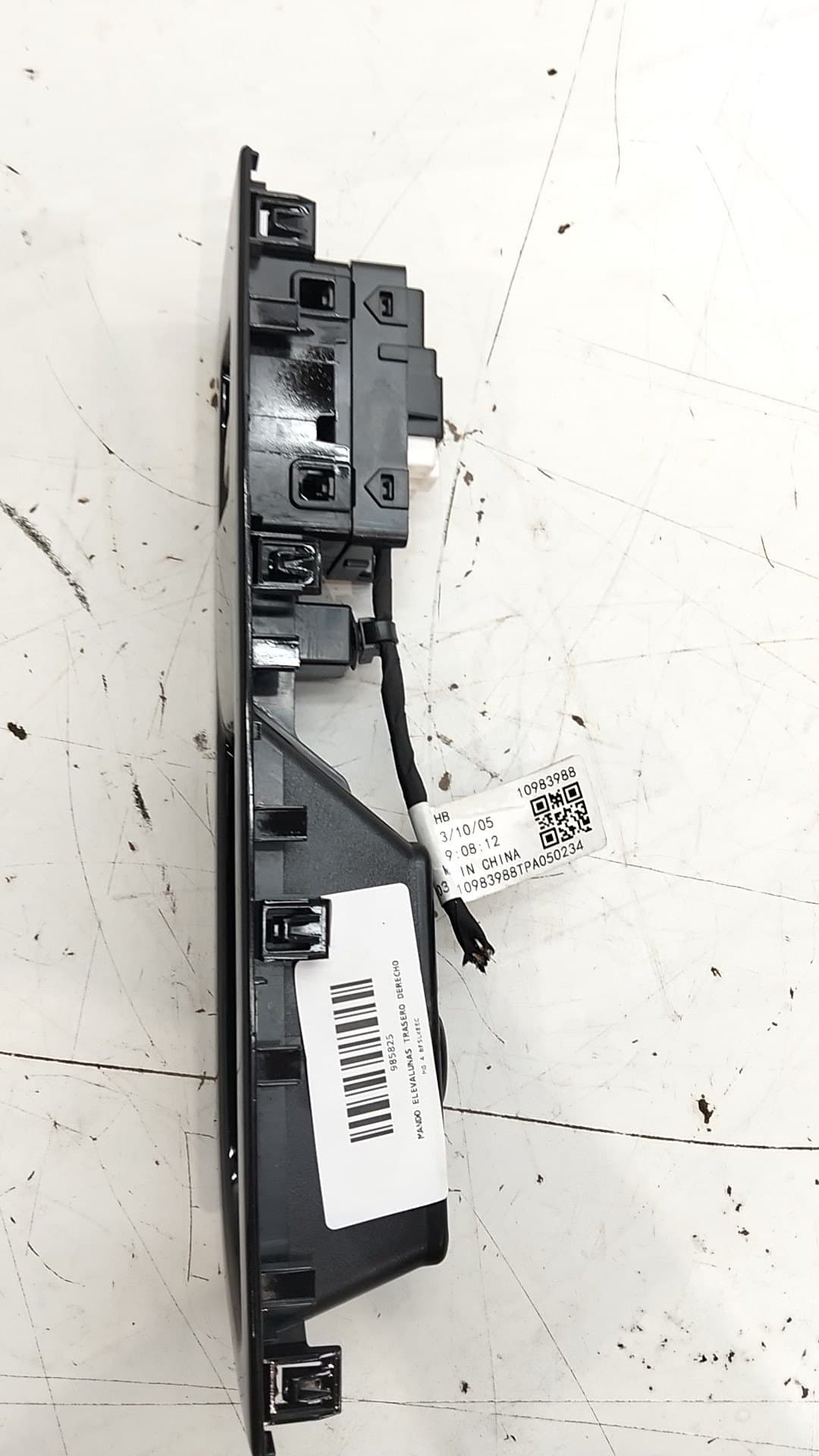 Mando elevalunas trasero derecho MG 4