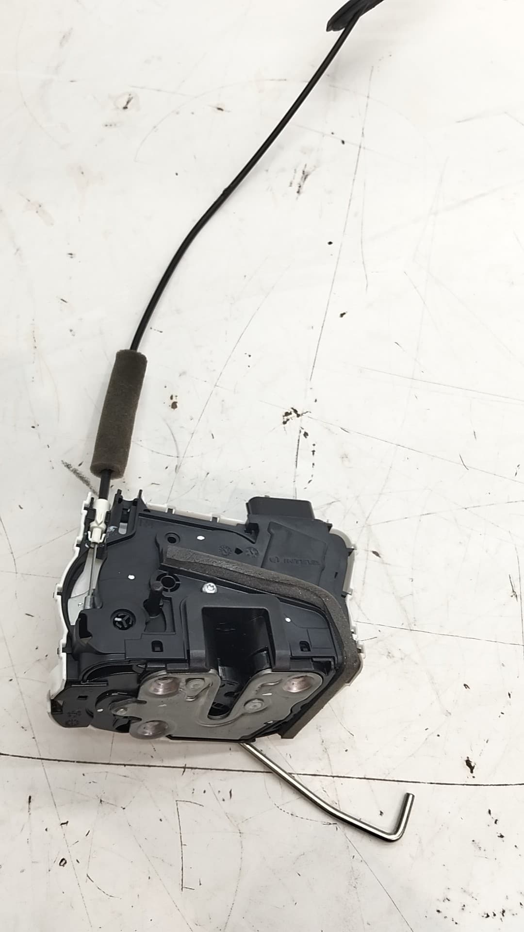 Cerradura puerta trasera derecha MG 4
