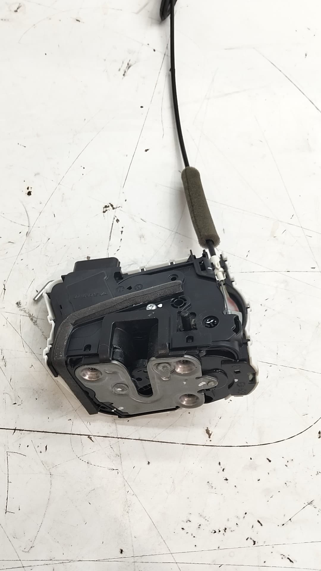 Cerradura puerta trasera izquierda MG 4