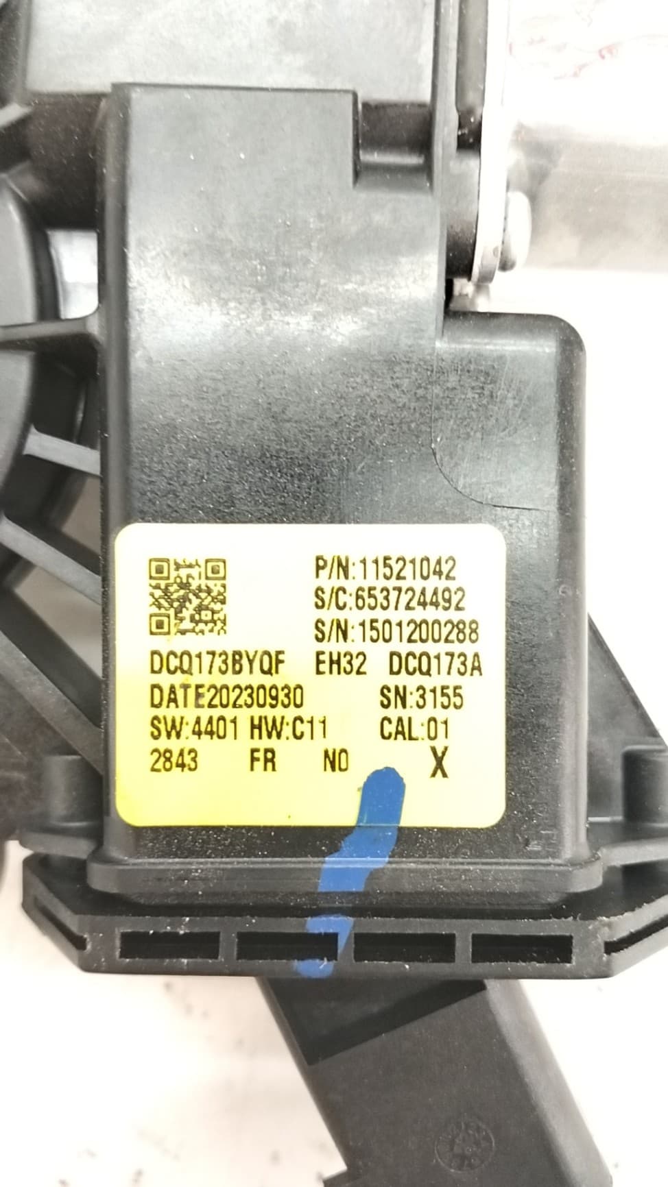 Motor elevalunas delantero derecho MG 4 2