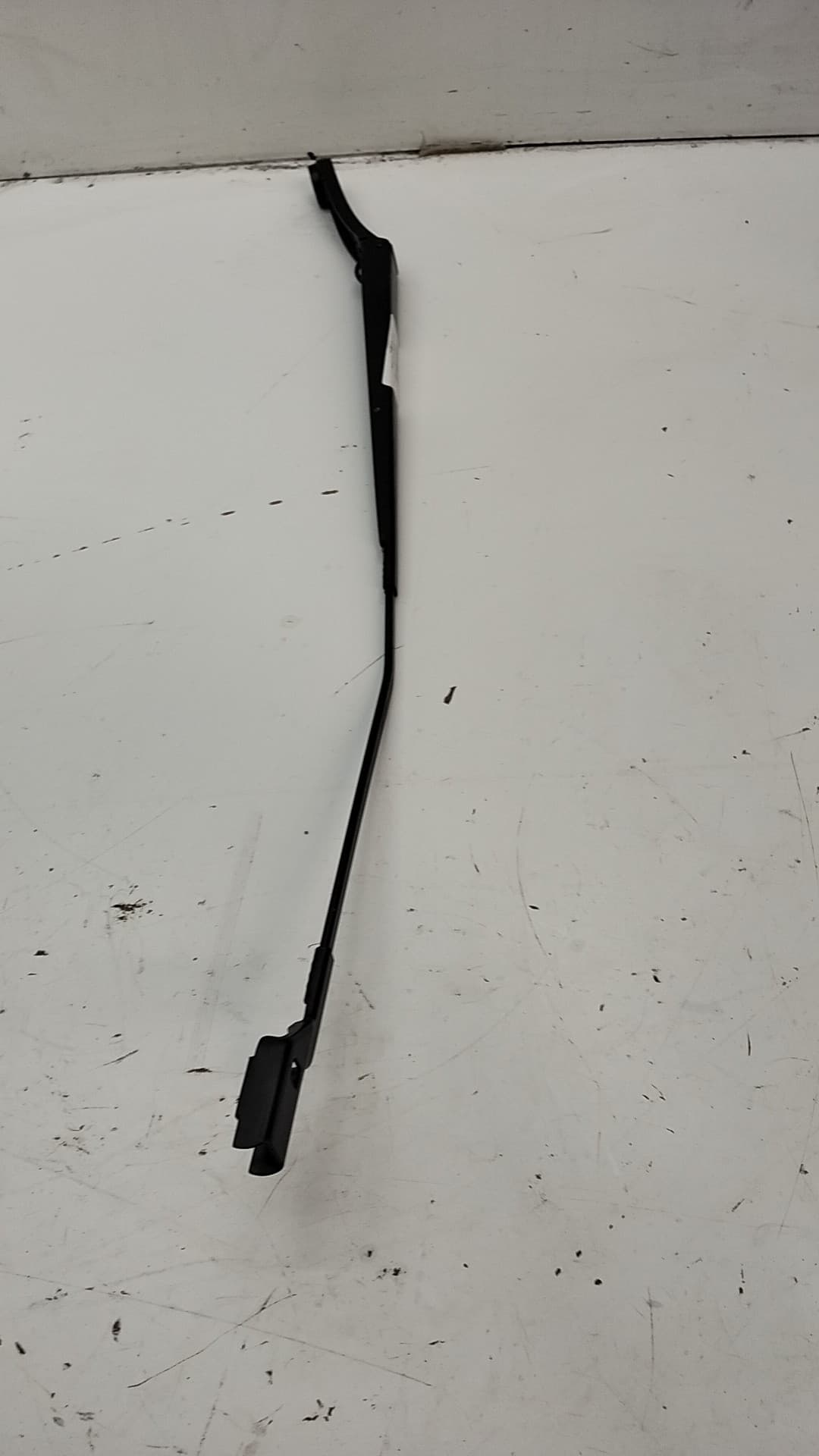 Brazo limpia delantero derecho MG 4