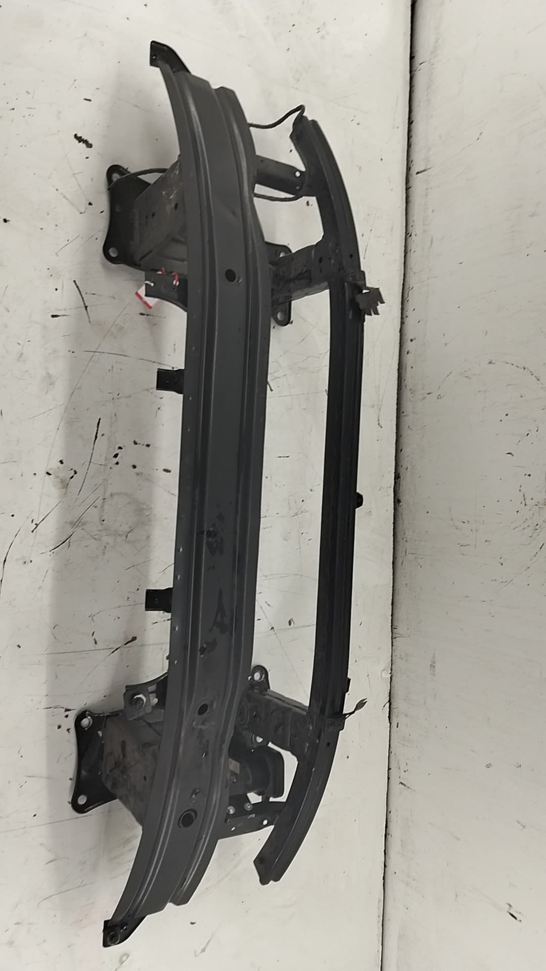 Refuerzo paragolpes delantero MG 4