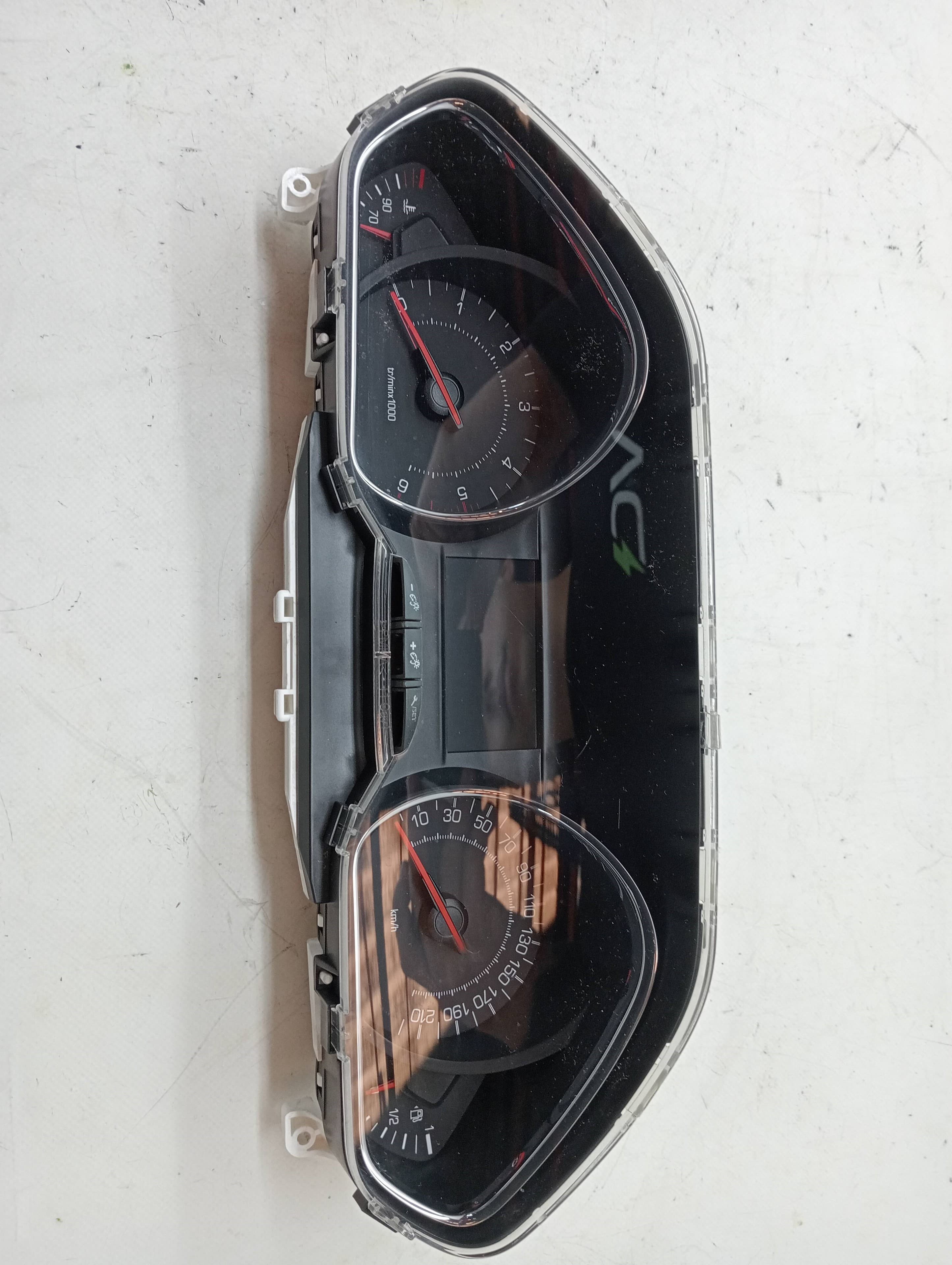 Cuadro instrumentos PEUGEOT 208