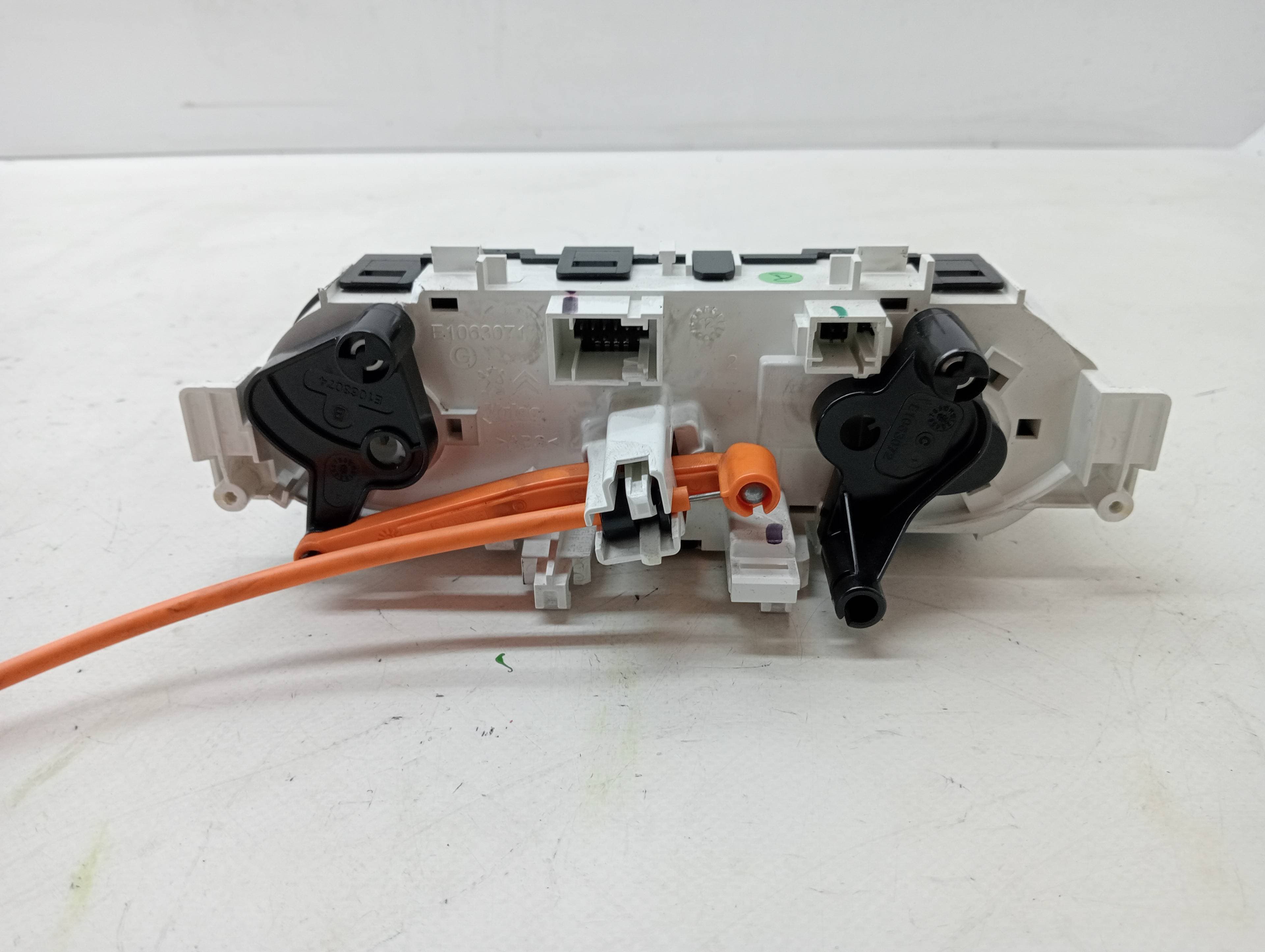 Recambio PEUGEOT 208 ref. 96722483ZD 2