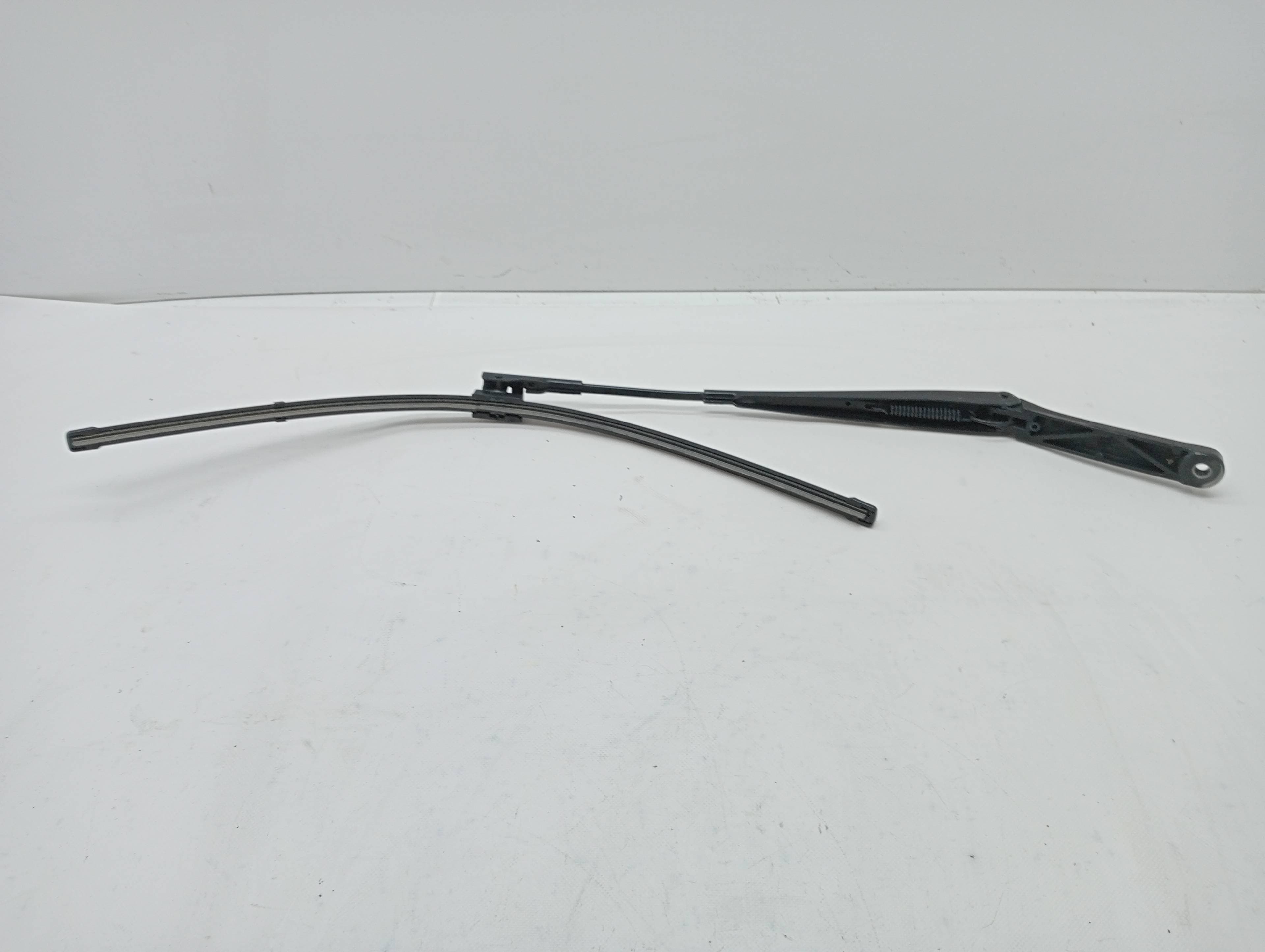 Brazo limpia delantero derecho SKODA OCTAVIA COMBI (5E5)