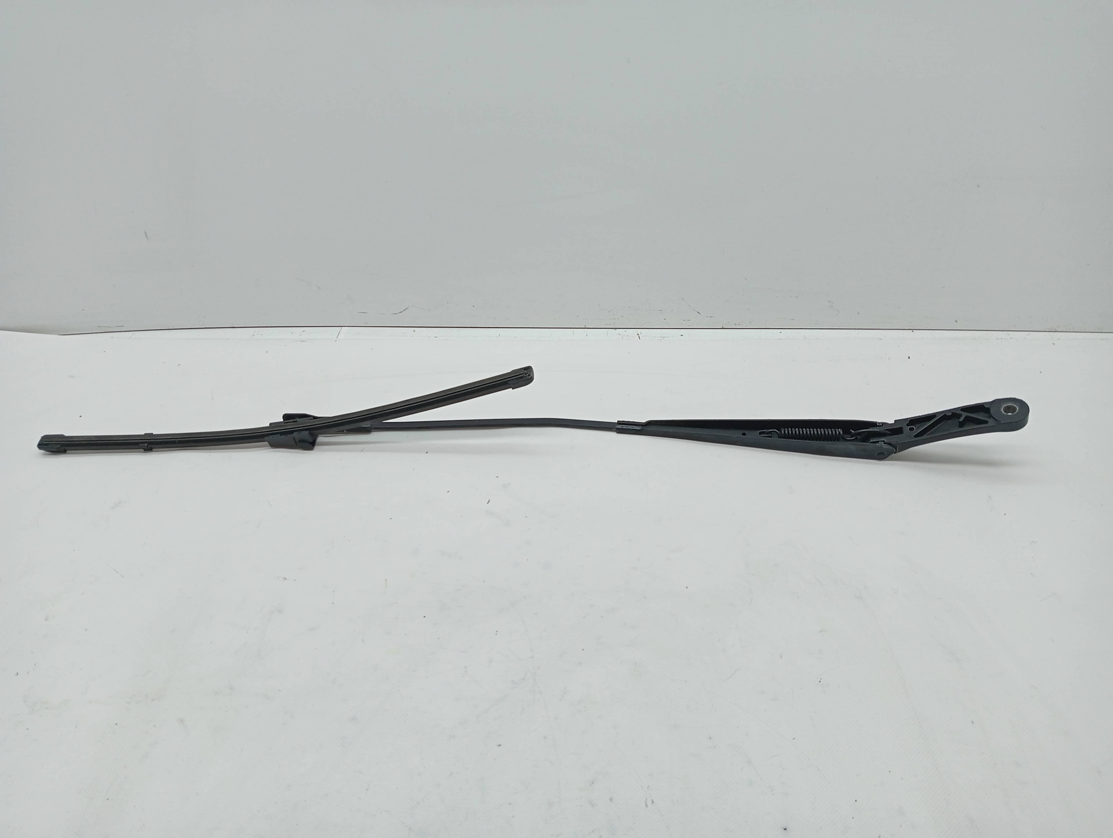 Brazo limpia delantero izquierdo SKODA OCTAVIA COMBI (5E5) 2